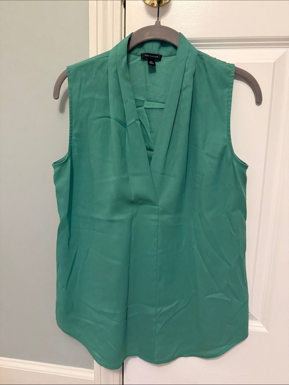Ann Taylor Sleeveless Teal V-Neck Camisole